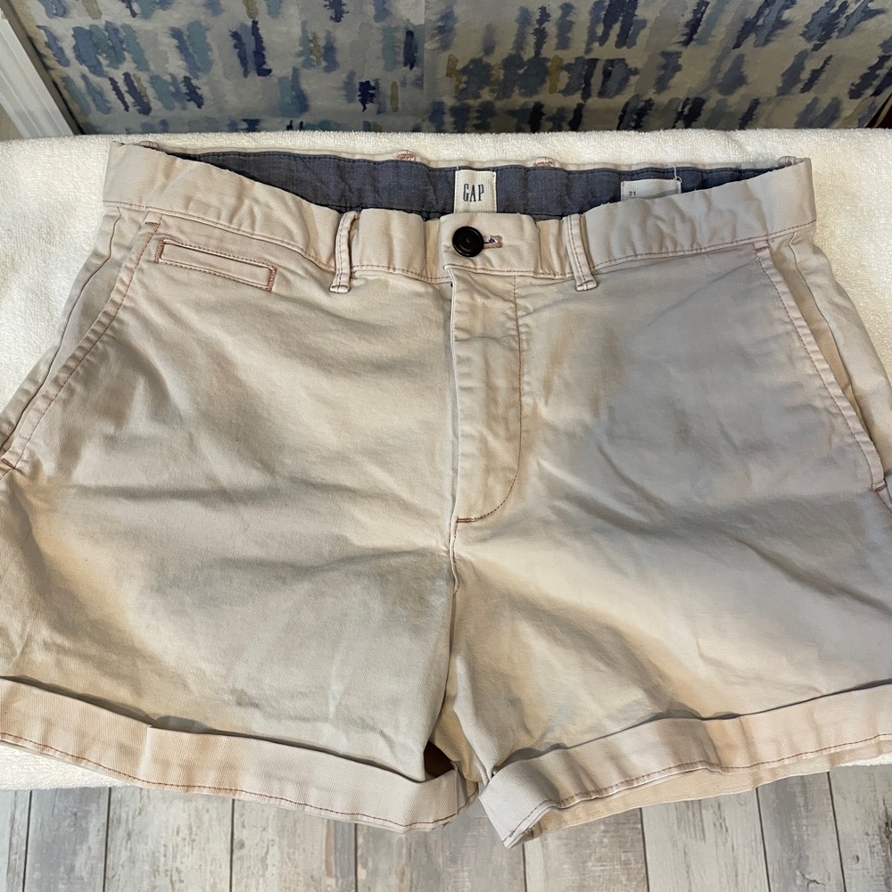 GAP Men’s Beige Shorts